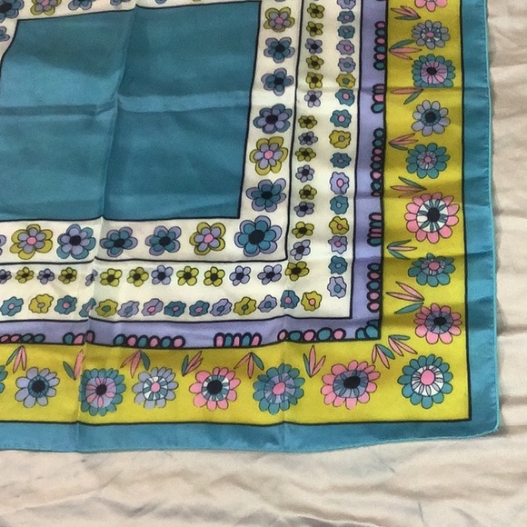 Vintage scarf by Daceta made in France - Picture 2 of 6